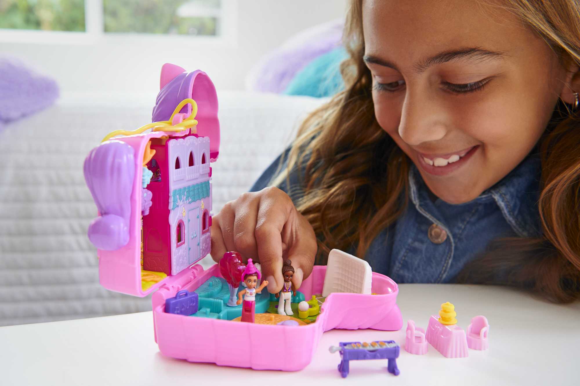 Polly Pocket Piñata Party Compact - Image 2