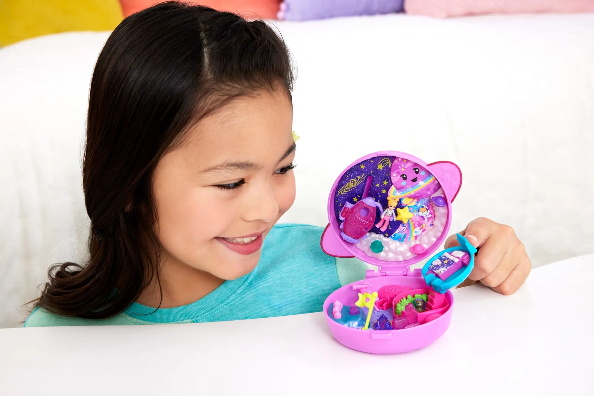 Polly Pocket Planet Polly Compact Playset With 1 Micro Doll And Pet Puppy, Travel Toy With Themed Accessories - Image 2