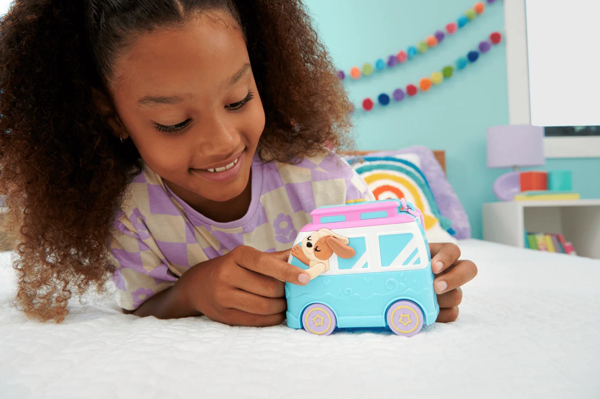 Polly Pocket Plażowy szczeniaczek Zestaw kompaktowy - Image 2