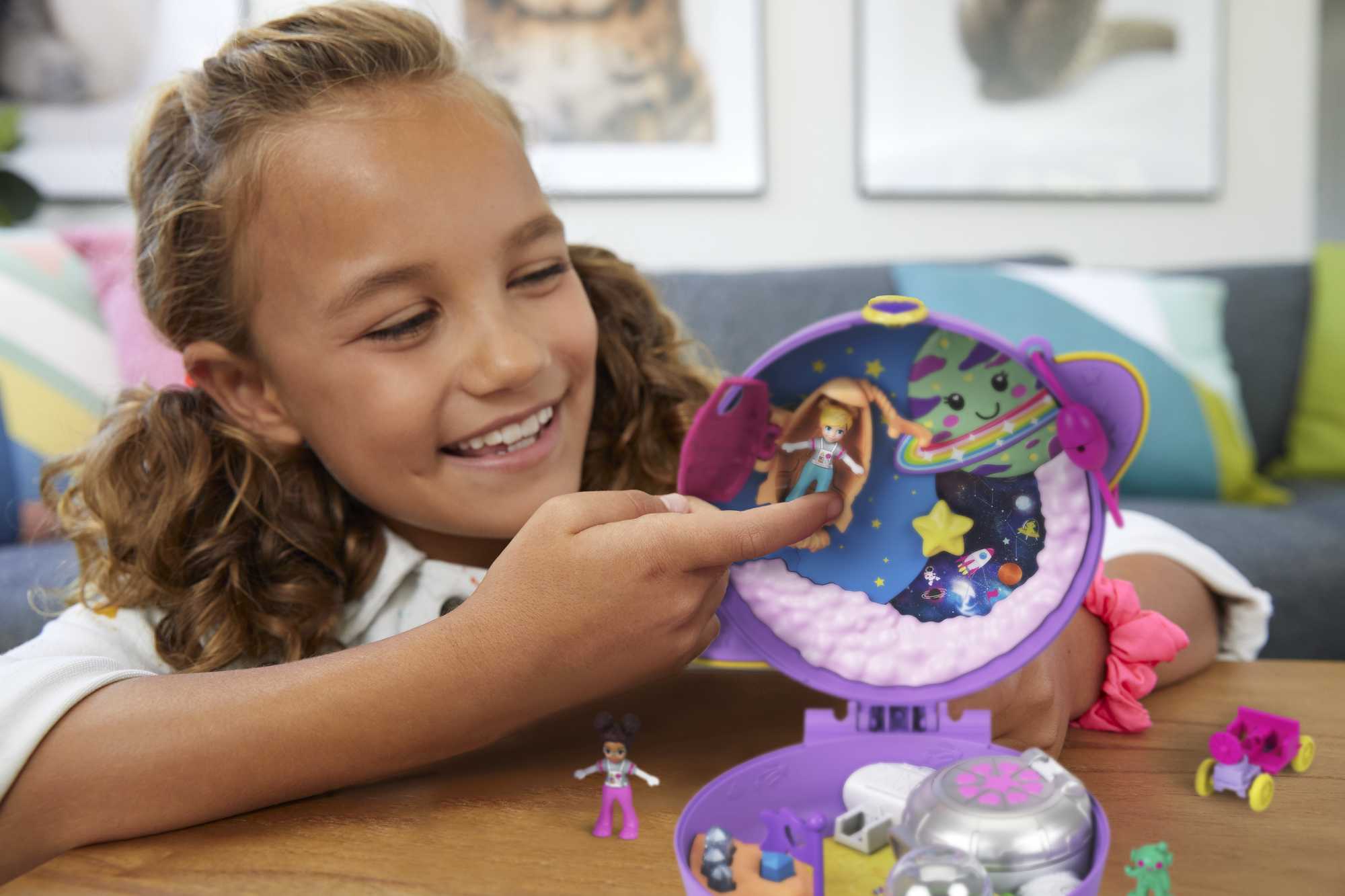 Polly Pocket Saturn Space Explorer Compact - Image 2