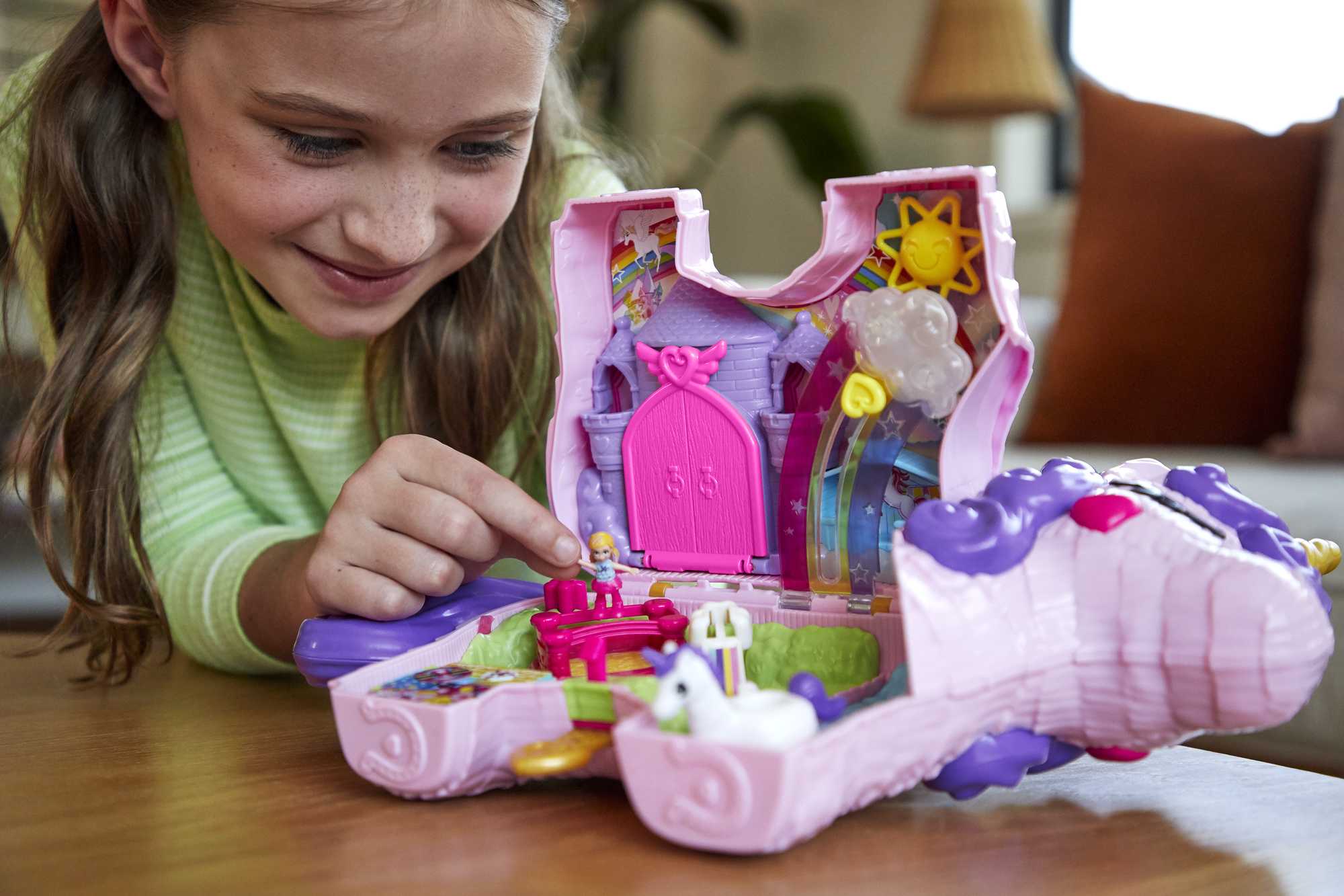 Polly Pocket Unicorn Party Playset - Image 2