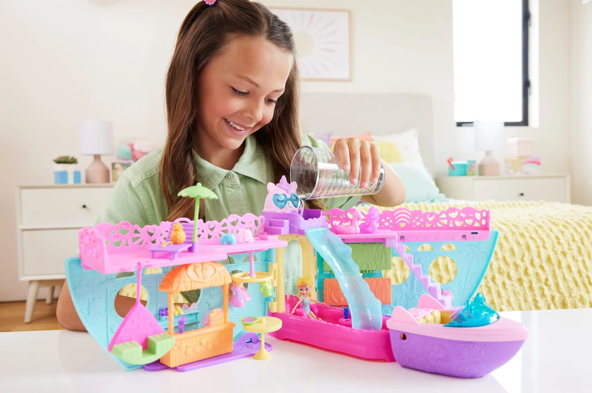Polly Pocket Unicorn Dream Cruise Oyun Seti, Su Oyunlarına Ilham Veren Ve Renk Değiştiren Aksesuarlar Ve 1 Bebek Dahil 23 Parça Içeren Taşınabilir Gemi - Image 2
