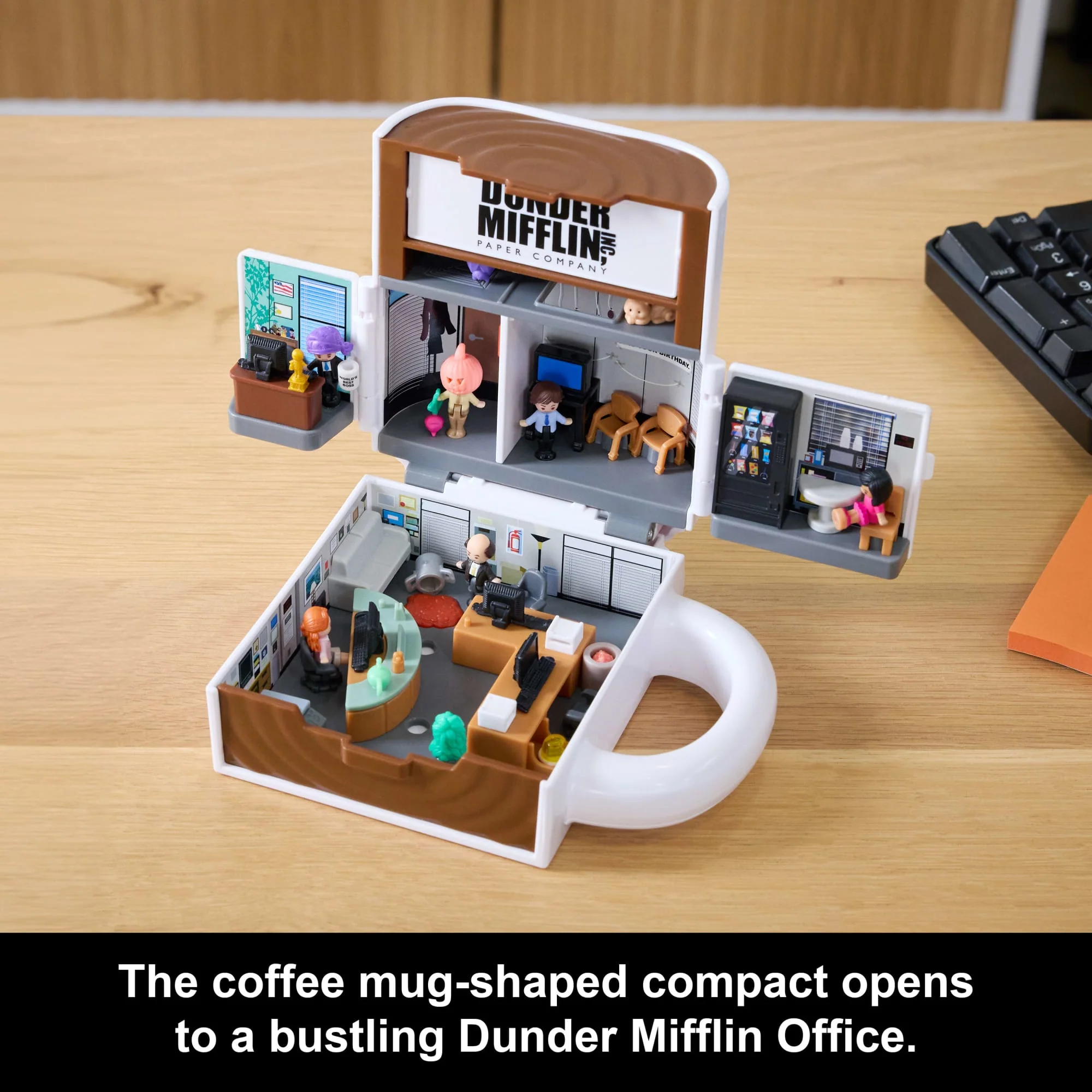 Polly Pocket X The Office Best Boss Mug Compact, Dunder Mifflin Character Set Collectible Toy - Image 4