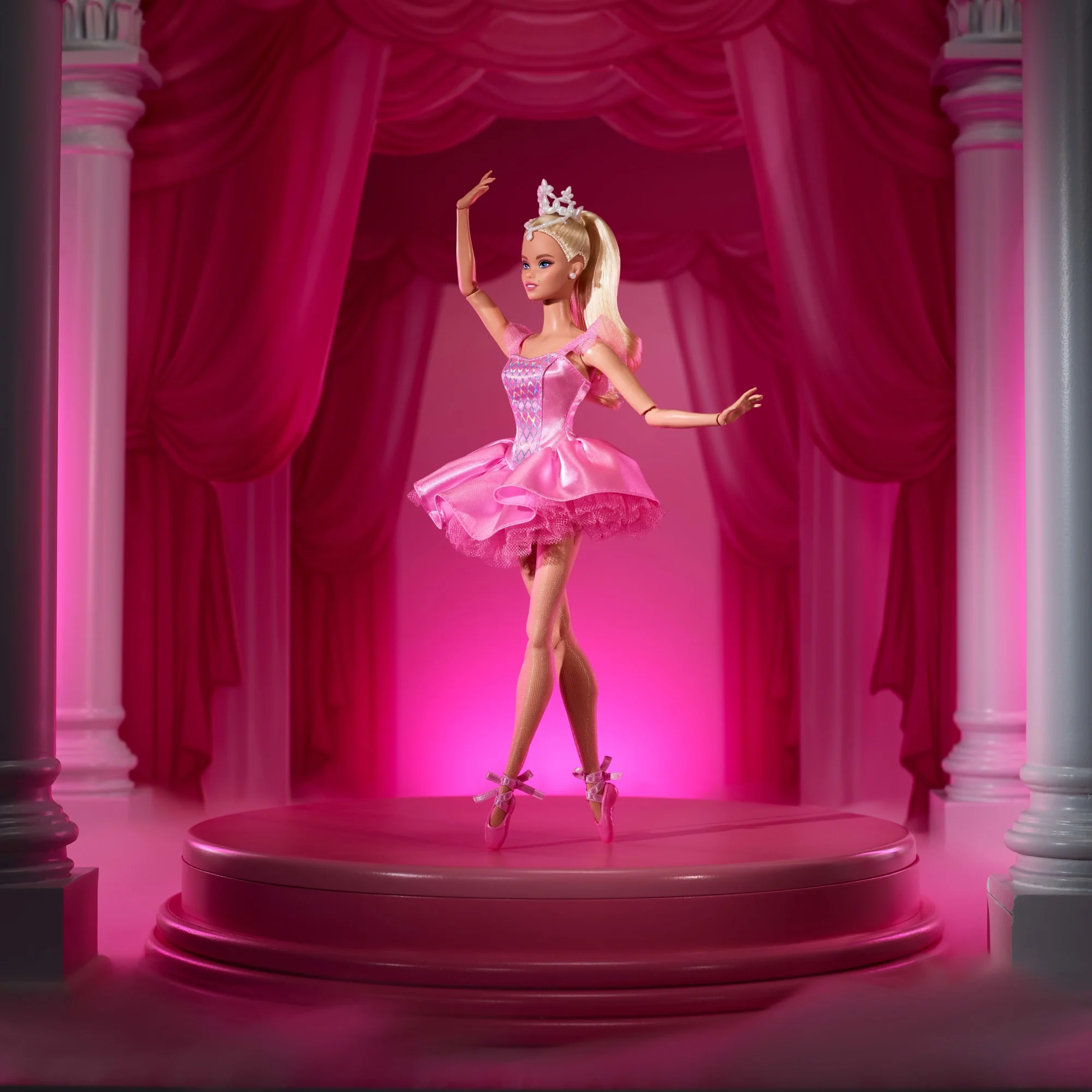 Satenimsi Pembe Tütüsüyle Koleksiyona Uygun Barbie Signature Balerin Bebek - Image 2