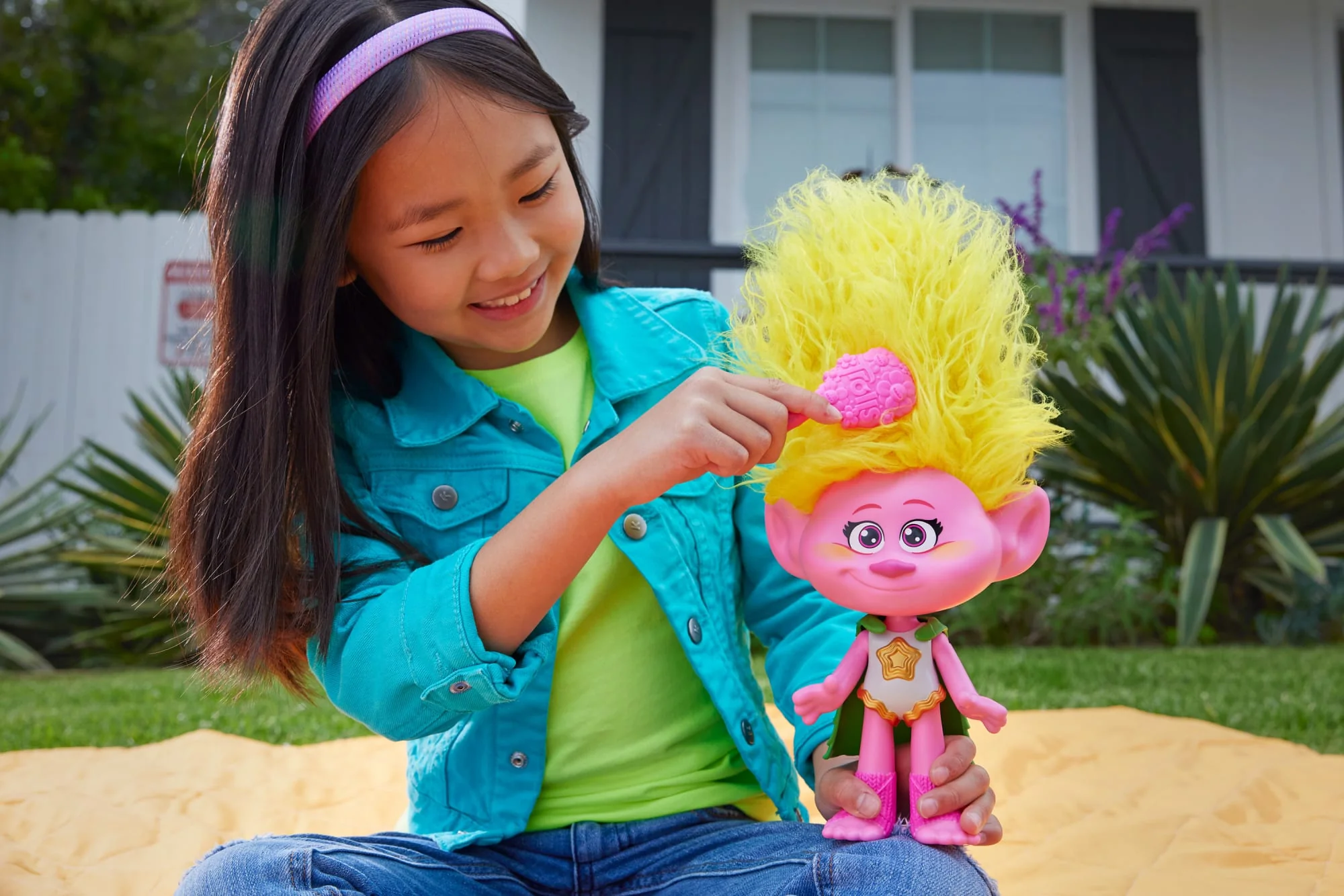 Dreamworks Trolls Band Together Rainbow Hairtunes™ Viva Doll With Light & Sound, Toys Inspired By The Movie - Image 2