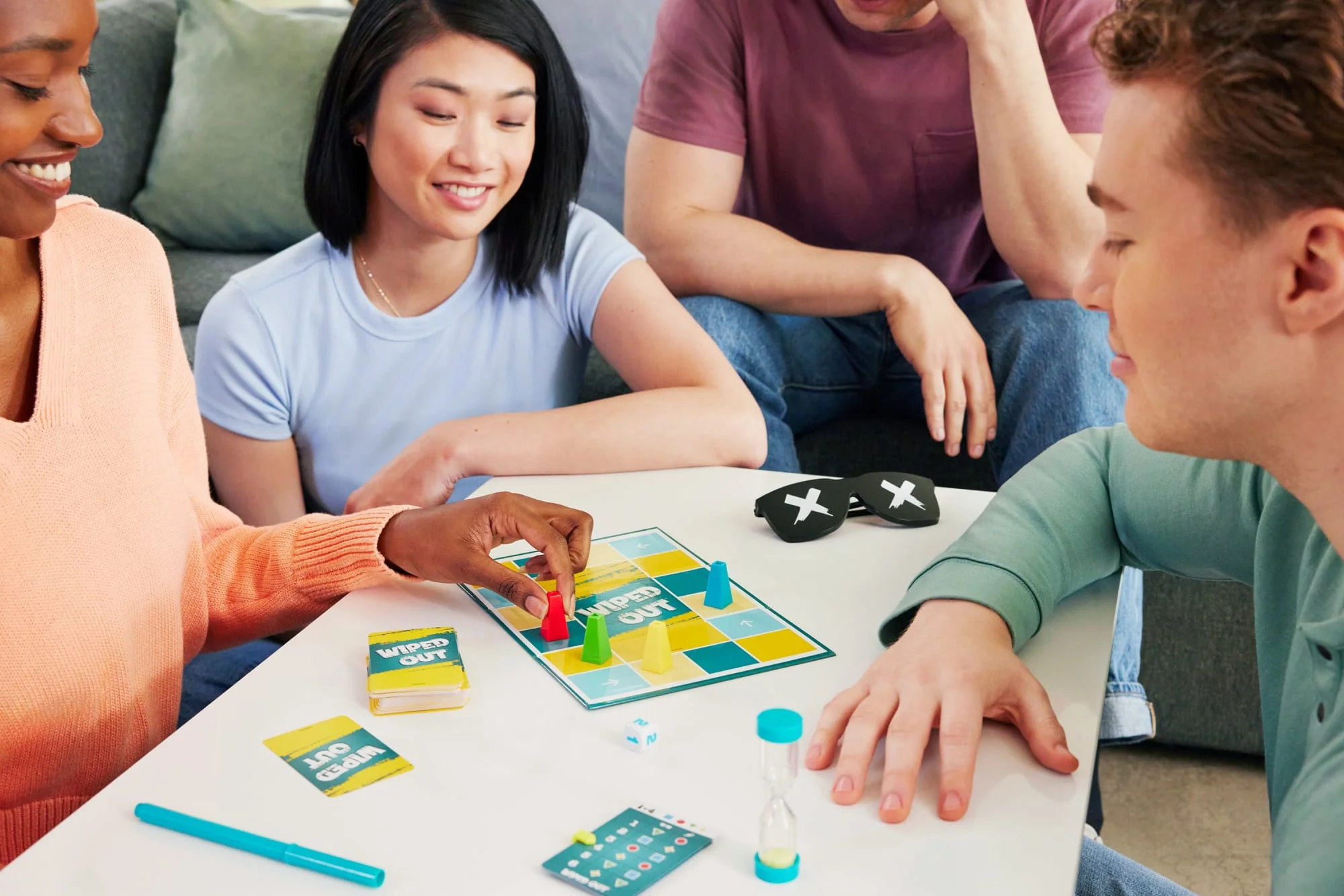 Wiped Out Partyspiel, Ratespiel Für Familien, Teenager, Erwachsene Mit Löschbaren Hinweisen Und Brille Für 3 Bis 6 Spieler - Image 2