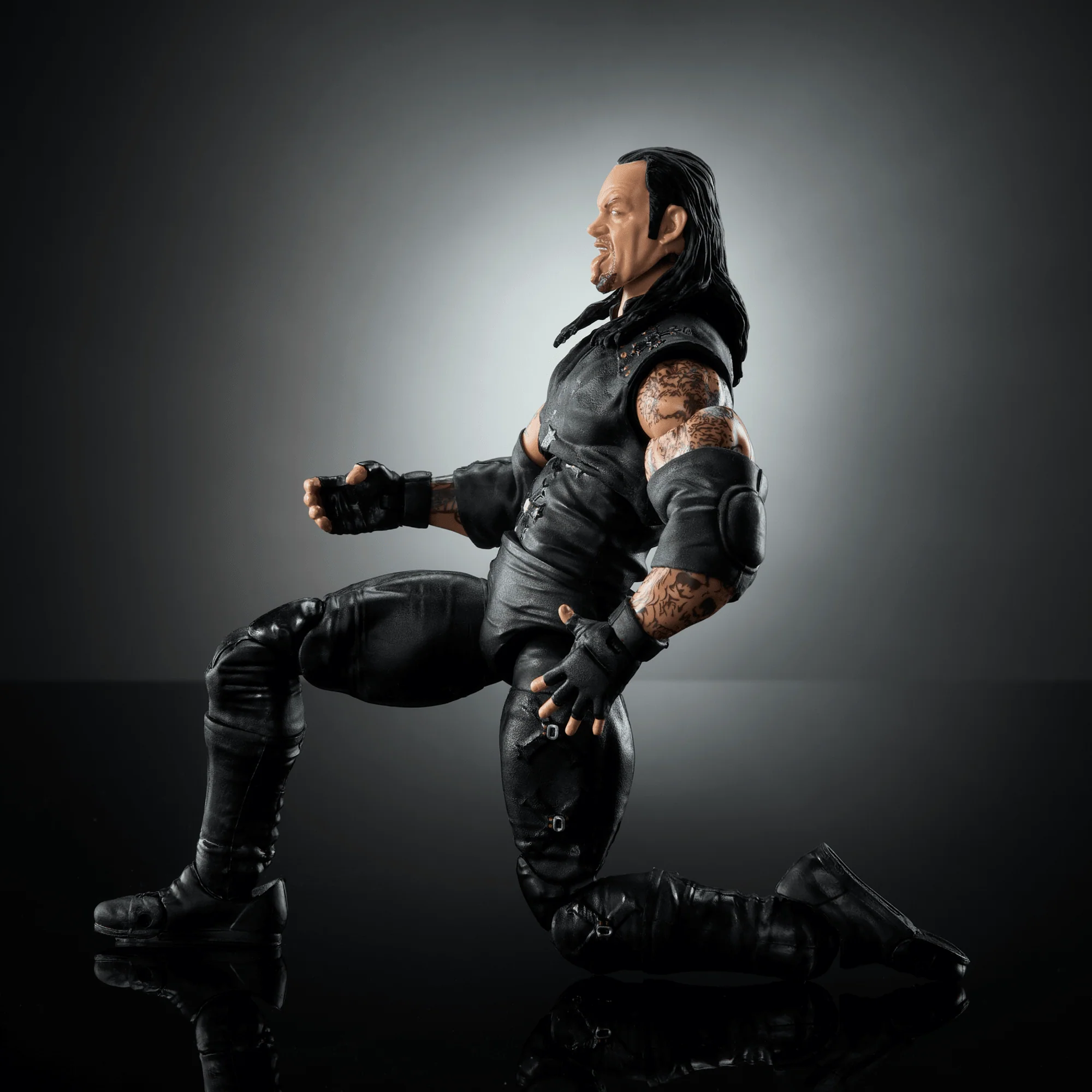WWE Ultimate Edition Undertaker Action Figure & Accessories Set, 6-Inch Collectible, 30 Articulation Points - Image 3